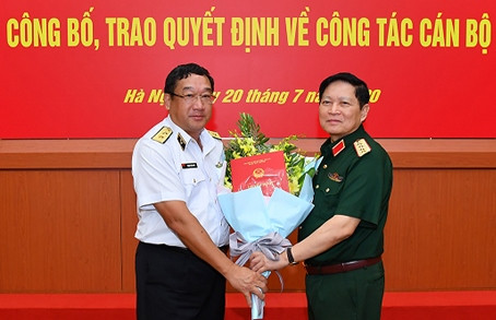 Công bố, trao quyết định của Thủ tướng bổ nhiệm lãnh đạo Bộ Quốc phòng ảnh 2