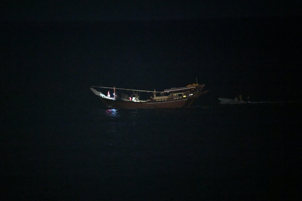 Hải quân Mỹ đột kích thu giữ 150 tên lửa chống tăng trên biển Ả Rập ảnh 1