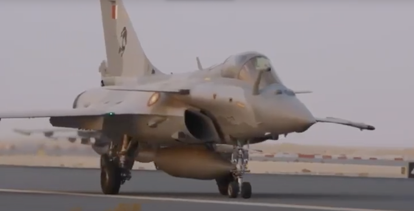 Qatar khoe sức mạnh không quân bằng cuộc diễn tập ‘voi đi bộ’ ảnh 3