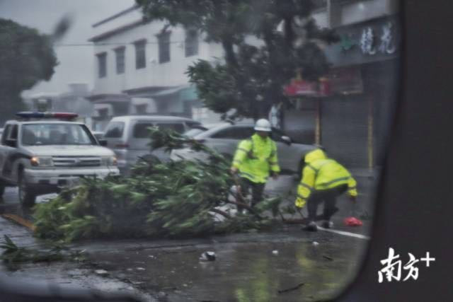 Bão Higos giật cấp 12 càn quét miền nam Trung Quốc ảnh 6