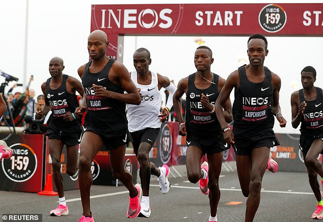 Chạy marathon dưới 2 giờ, Eliud Kipchoge lập kỳ tích trong lịch sử điền kinh ảnh 1