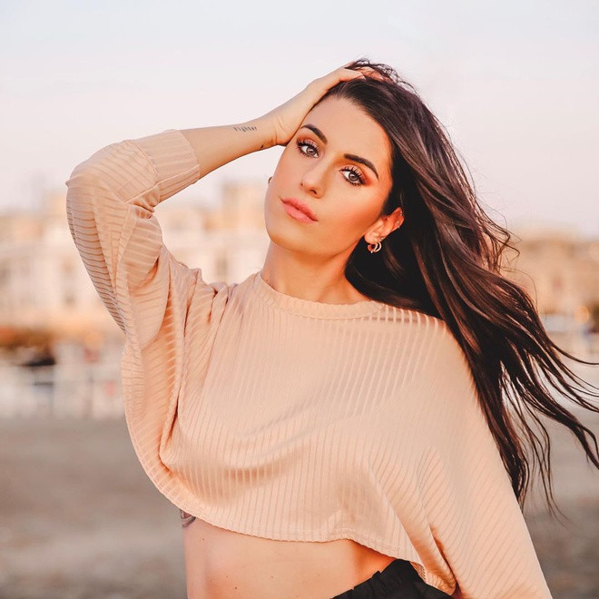 Người đẹp bóng rổ Italia tung ảnh nóng ngóng hết dịch ảnh 4