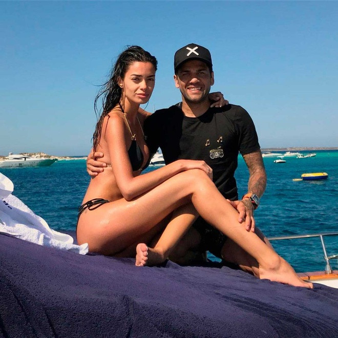 Vẻ gợi cảm của siêu mẫu khiến sao Brazil phải 3 lần cầu hôn ảnh 5