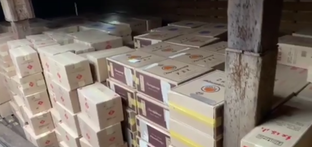 Hải quan nổ súng bắt giữ lô thuốc lá lậu lớn nhất từ trước đến nay ảnh 2