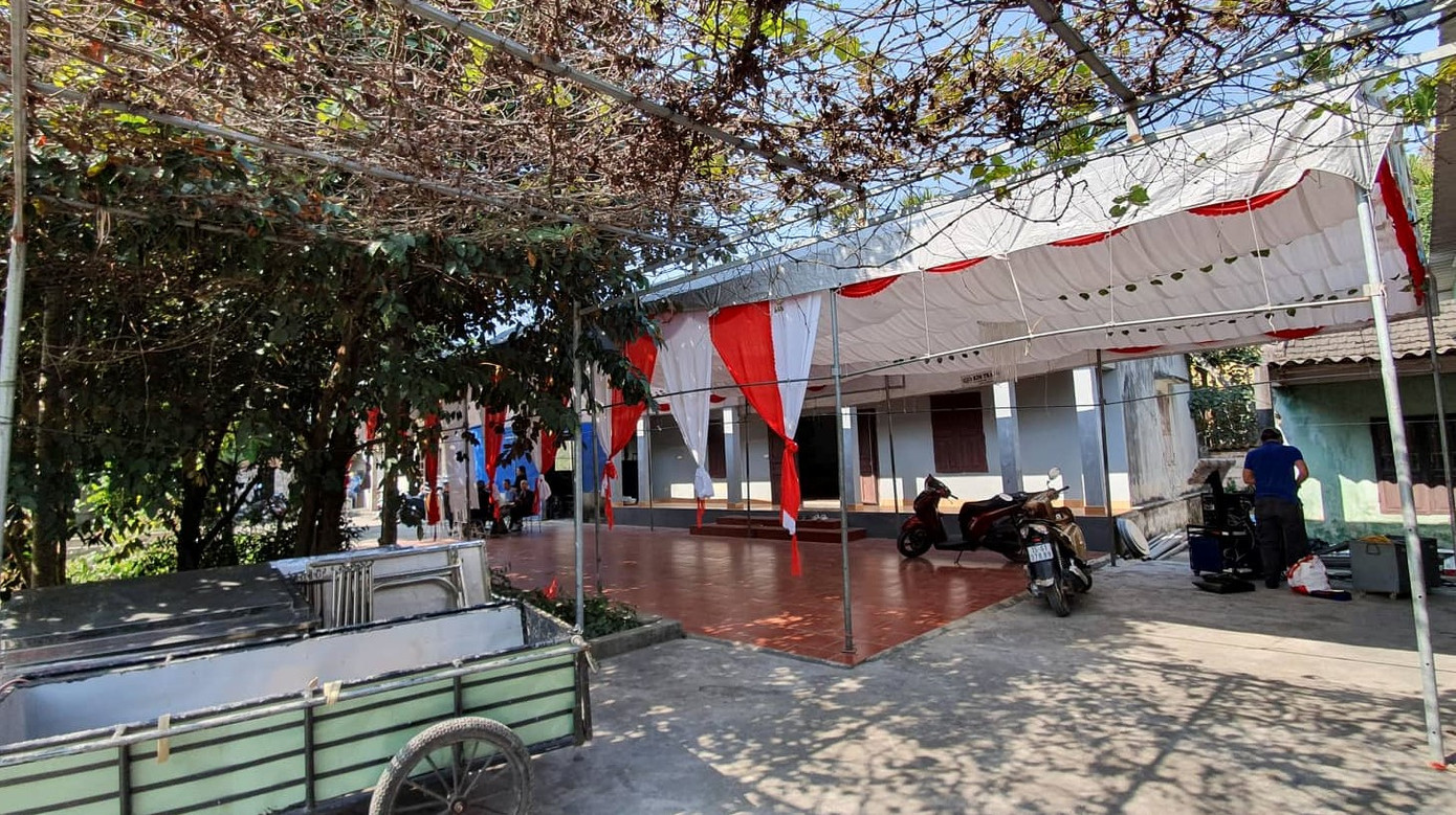 Gia đình thủ môn Văn Toản làm 60 mâm cỗ mời hàng xóm cổ vũ trận chung kết ảnh 1