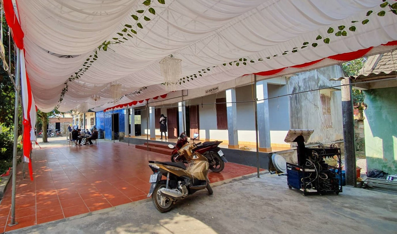 Gia đình thủ môn Văn Toản làm 60 mâm cỗ mời hàng xóm cổ vũ trận chung kết ảnh 4