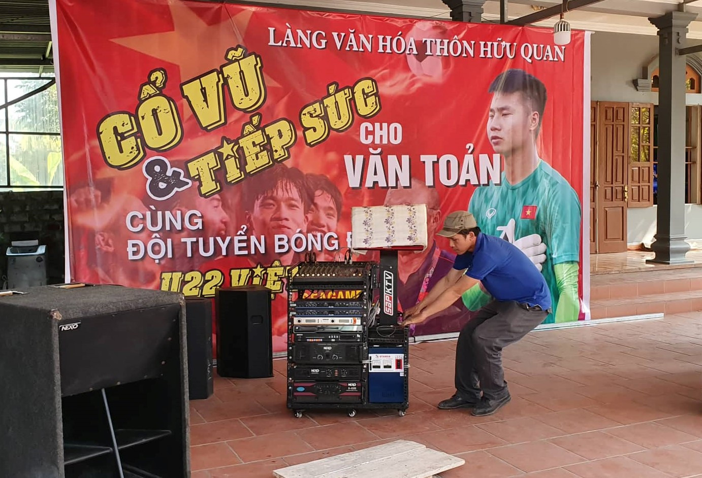 Hải Phòng rực đỏ cờ hoa trước trận chung kết ảnh 11