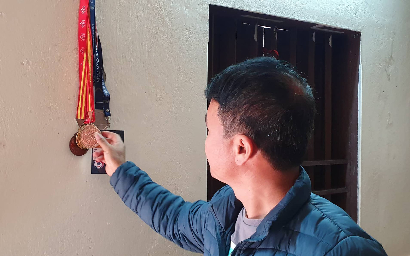 Gia đình thủ môn Văn Toản làm 60 mâm cỗ mời hàng xóm cổ vũ trận chung kết ảnh 8