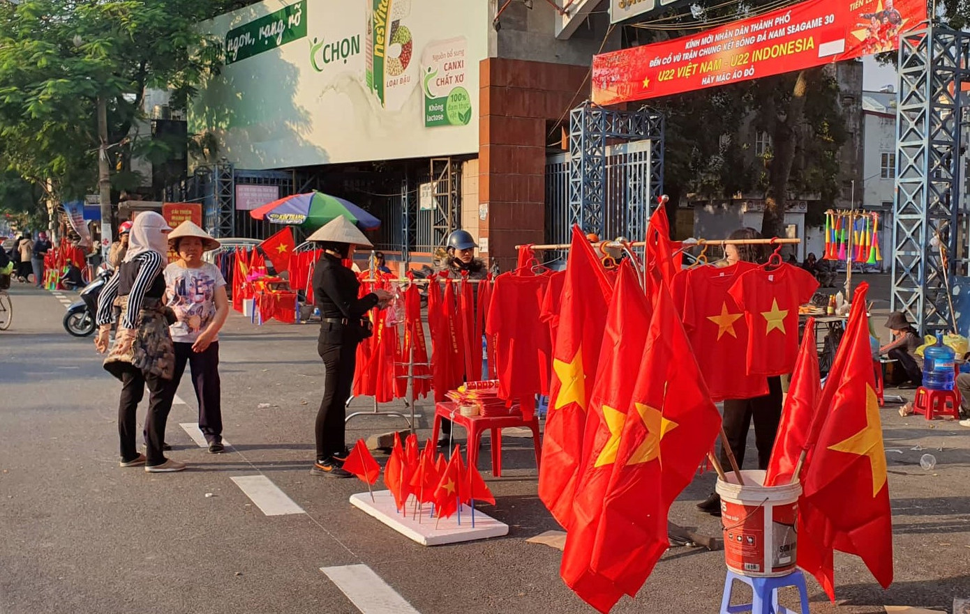 Hải Phòng rực đỏ cờ hoa trước trận chung kết ảnh 1