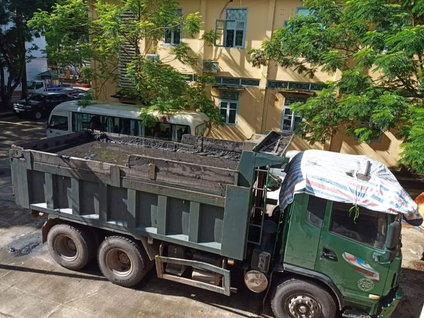 Xác minh hình ảnh CSGT ghì cổ, đấm liên tiếp vào mặt tài xế ảnh 2