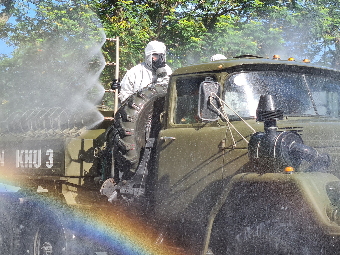 Cận cảnh quy trình quân đội phun khử trùng các tuyến phố Hải Phòng ảnh 11