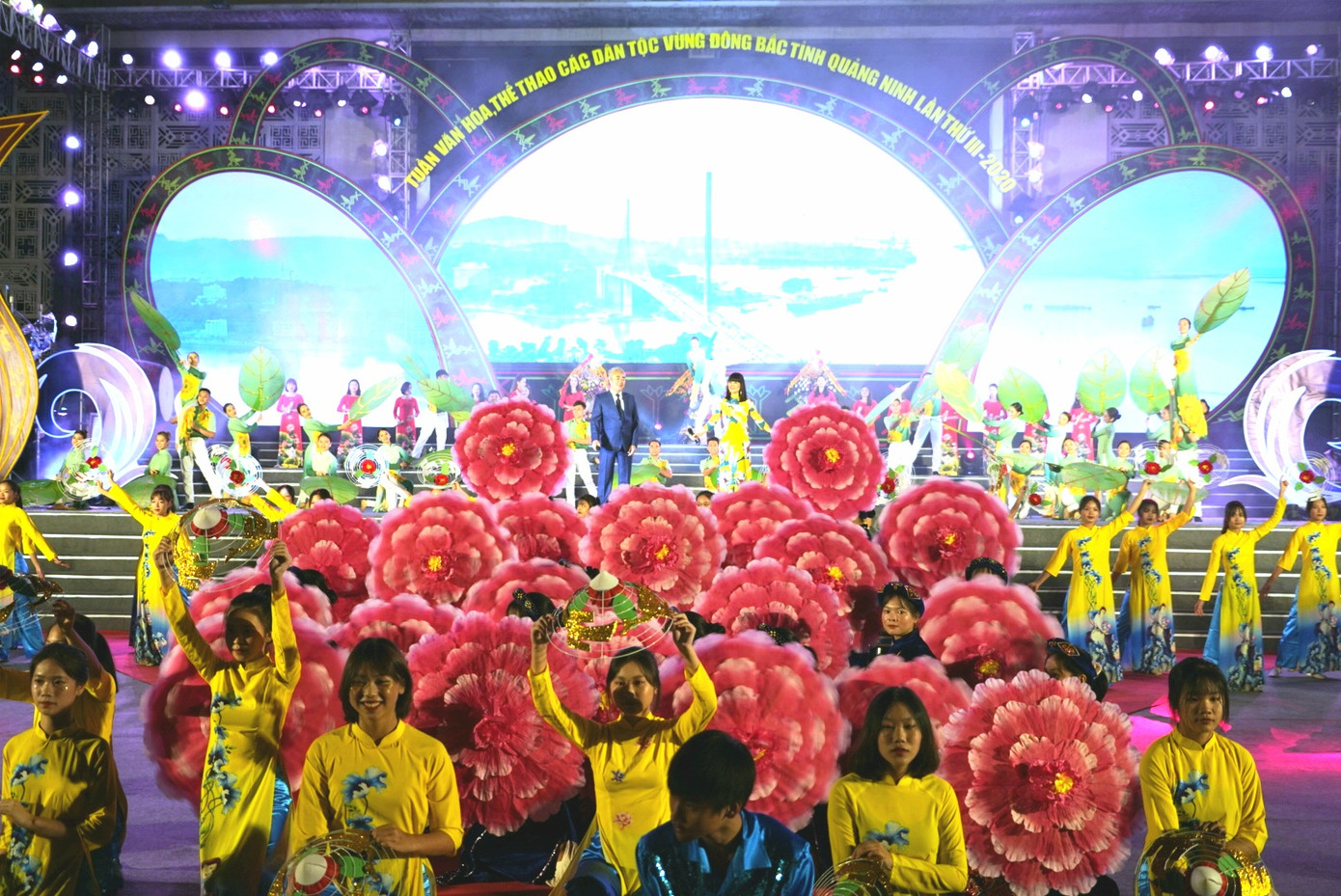 Rực rỡ sắc màu các dân tộc vùng Đông Bắc tỉnh Quảng Ninh ảnh 5