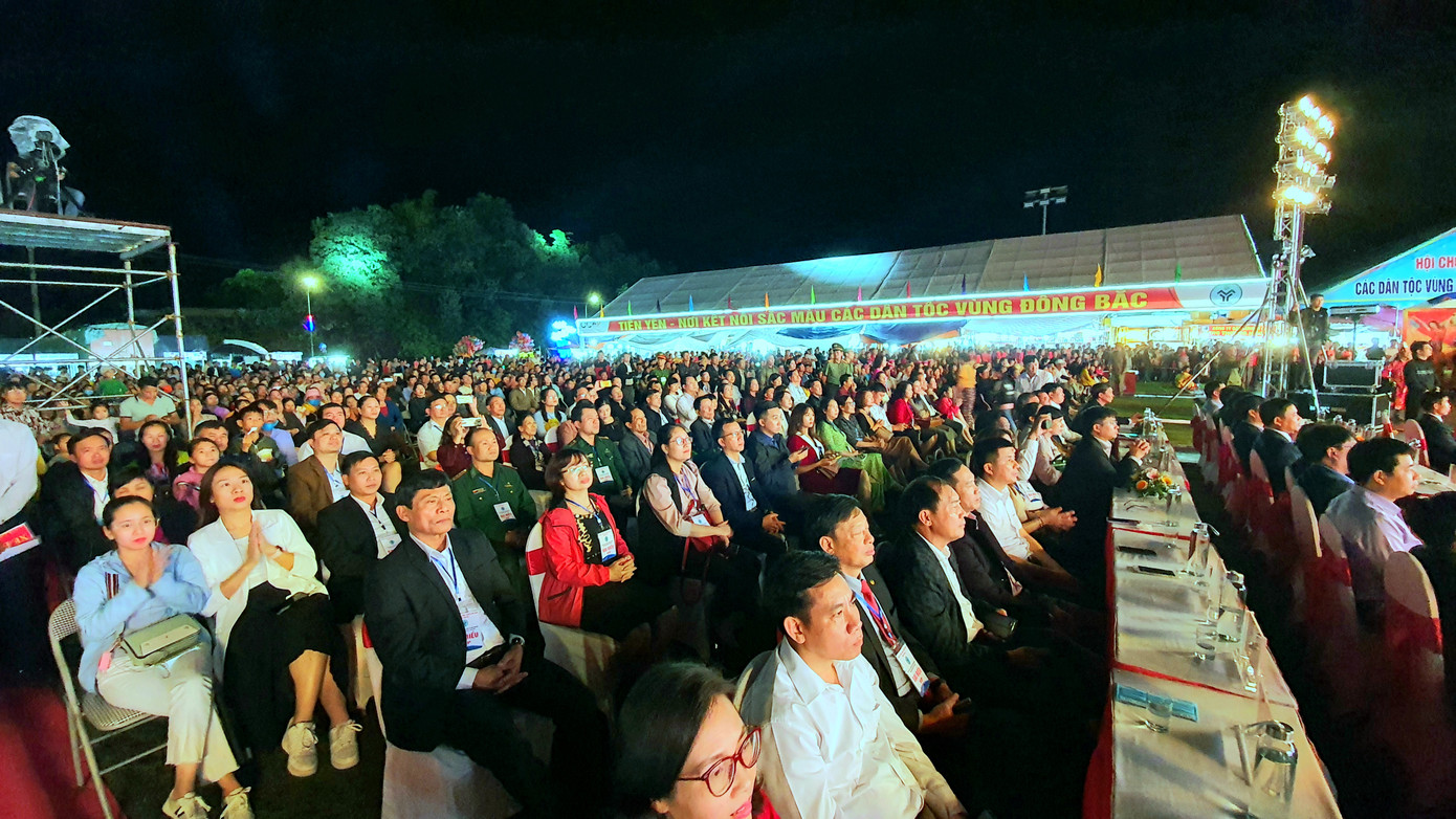 Rực rỡ sắc màu các dân tộc vùng Đông Bắc tỉnh Quảng Ninh ảnh 7