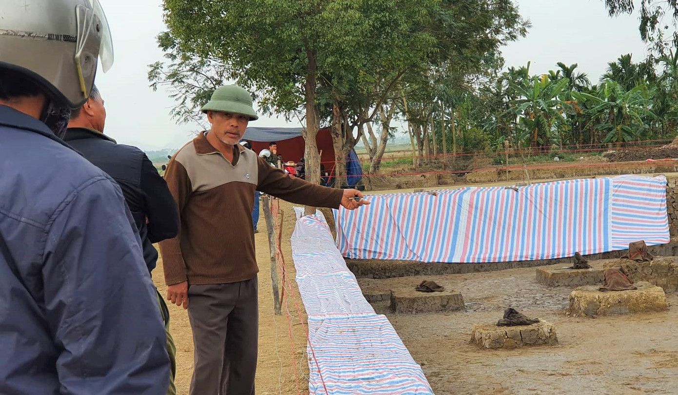 Đổ xô đi xem bãi cọc nghìn năm tuổi liên quan trận Bạch Đằng ở Hải Phòng ảnh 4