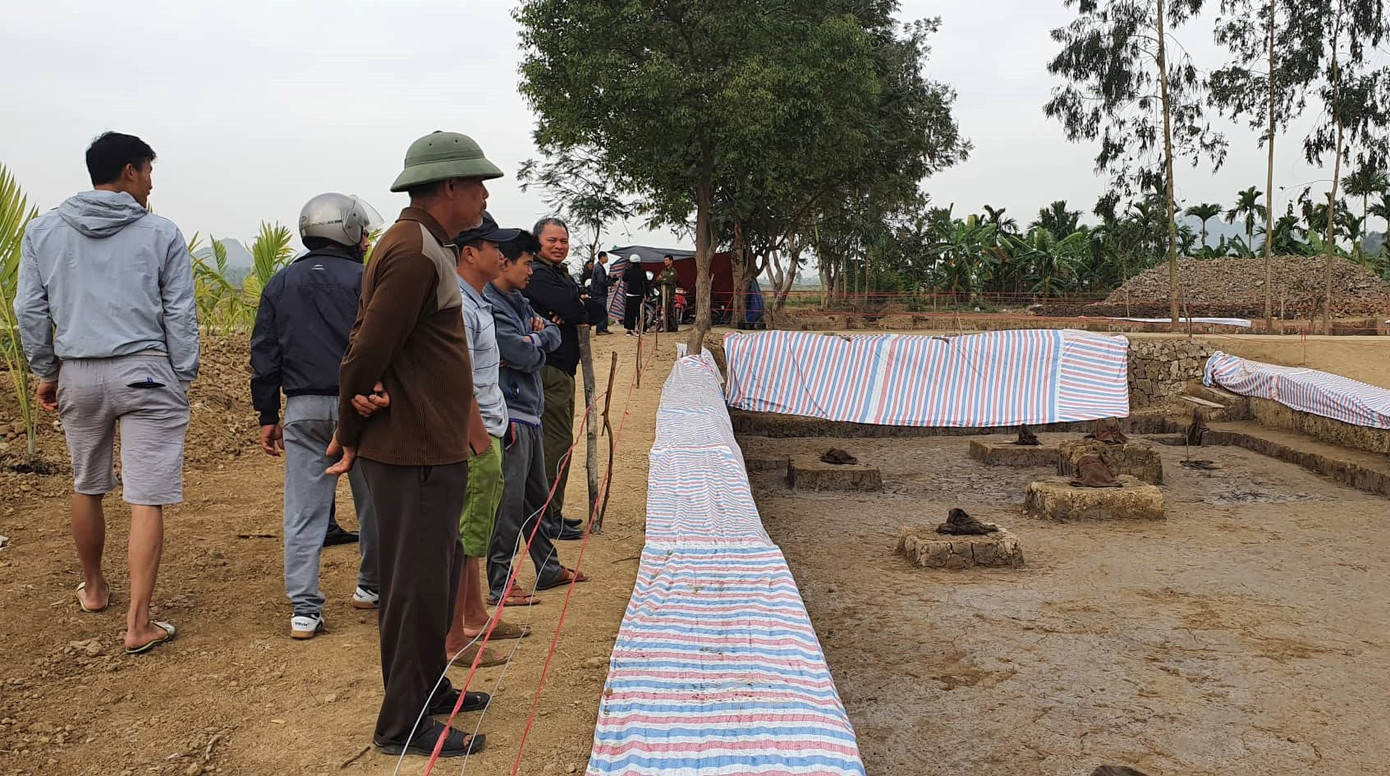 Đổ xô đi xem bãi cọc nghìn năm tuổi liên quan trận Bạch Đằng ở Hải Phòng ảnh 8