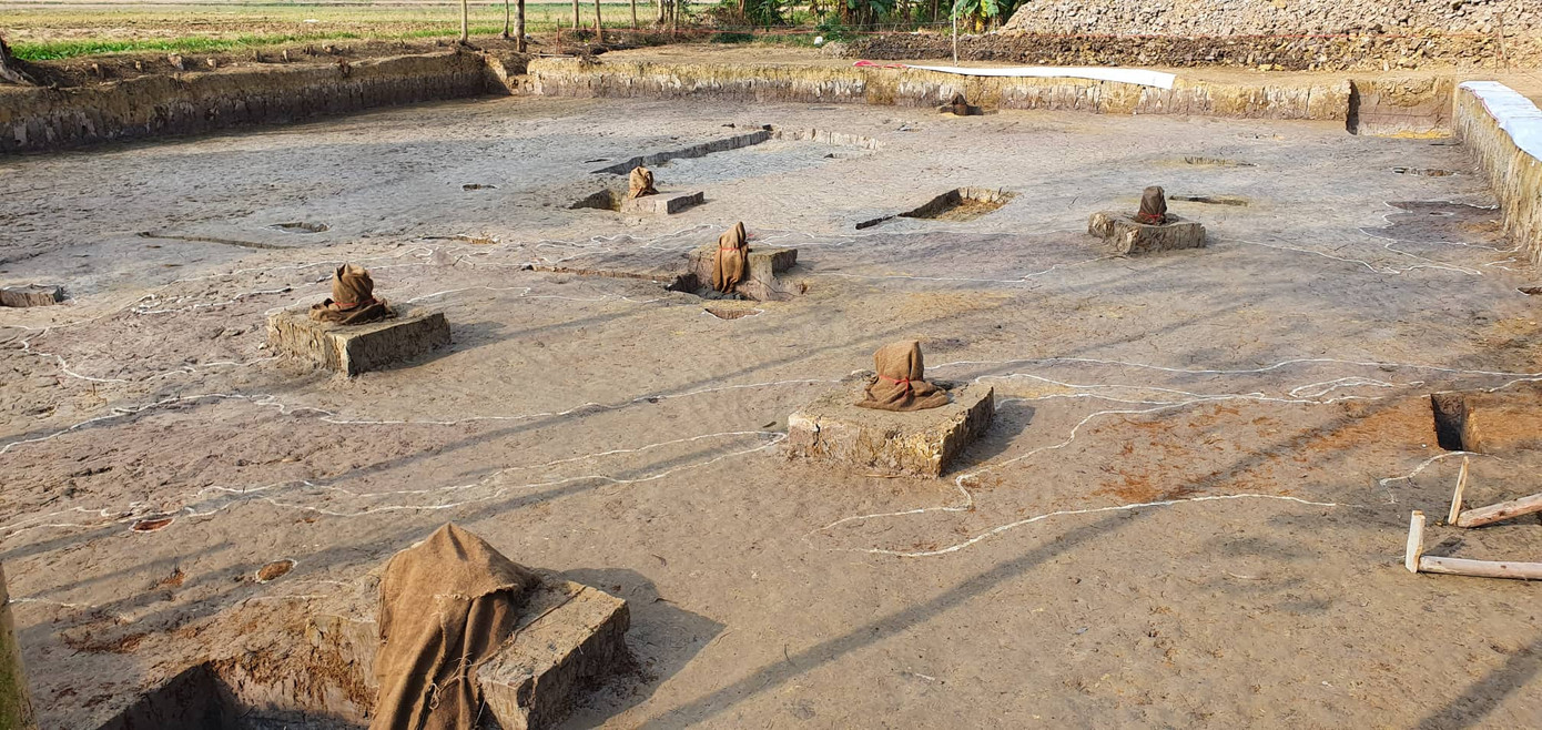 Đổ xô đi xem bãi cọc nghìn năm tuổi liên quan trận Bạch Đằng ở Hải Phòng ảnh 2