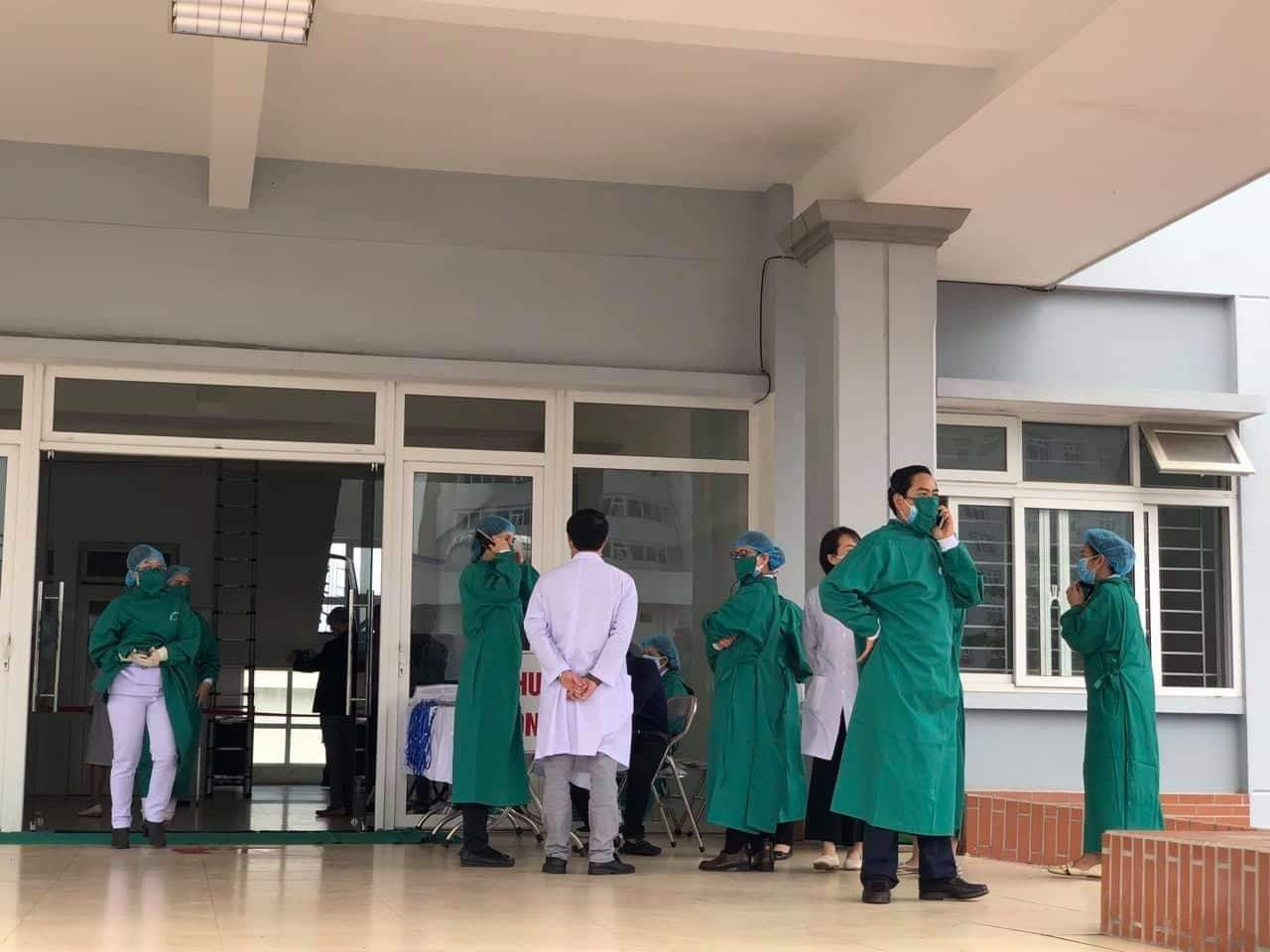 Trực tiếp bên trong bệnh viện cách ly đặc biệt hơn 300 người về từ Trung Quốc ảnh 11