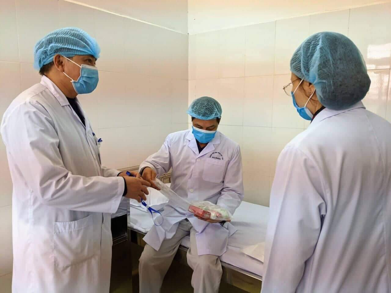 Trực tiếp bên trong bệnh viện cách ly đặc biệt hơn 300 người về từ Trung Quốc ảnh 7