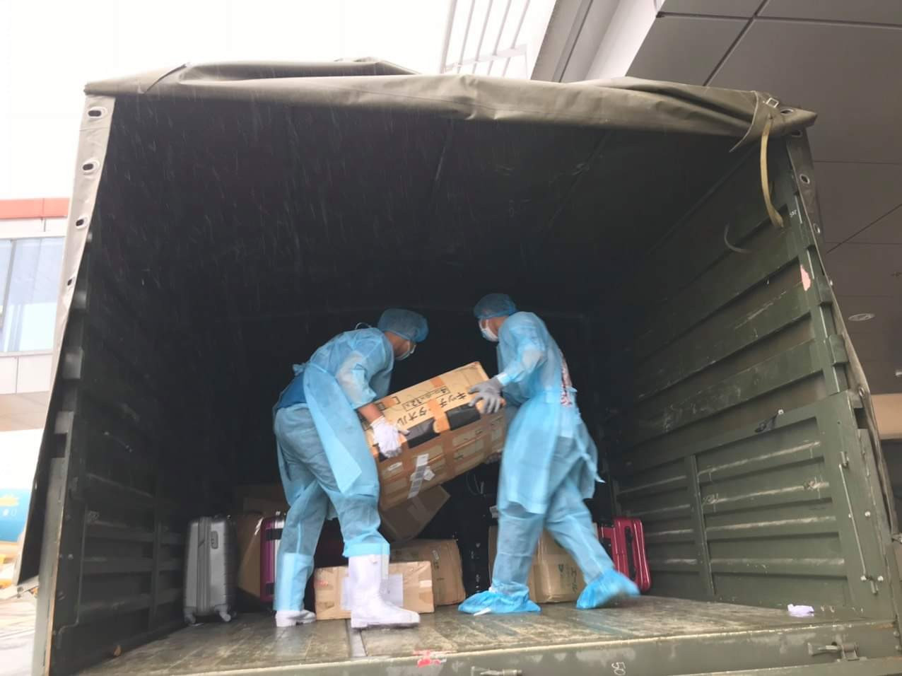 Vân Đồn đón thêm gần 100 người Việt về từ Nhật Bản ảnh 3