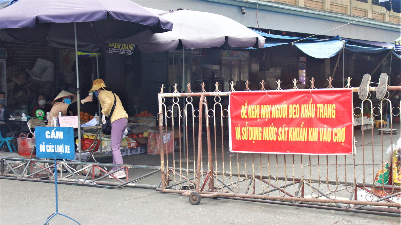 Đường phố Hạ Long 'vắng như chùa Bà Đanh' ảnh 4