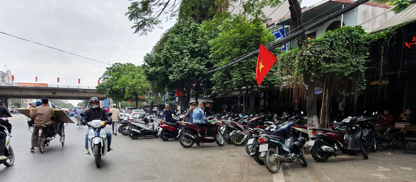 Hàng loạt Chủ tịch phường, quận của Hải Phòng bị phê bình vì vỉa hè bị lấn chiếm ảnh 6