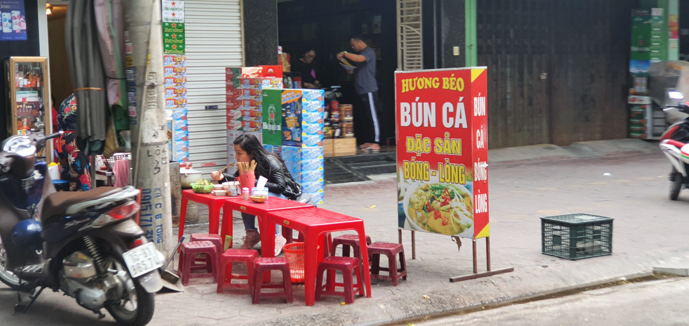 Hàng loạt Chủ tịch phường, quận của Hải Phòng bị phê bình vì vỉa hè bị lấn chiếm ảnh 5