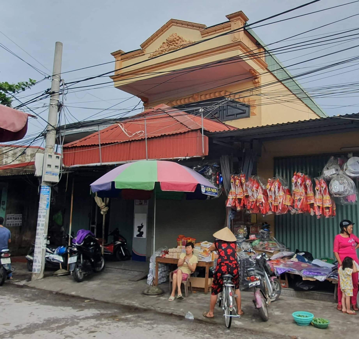 Vợ bị chồng dội nước sôi lên người vì ôm tiền đi chơi hụi ảnh 2