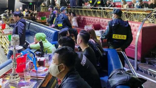 Đột kích ‘siêu vũ trường’ tại Hạ Long ảnh 1