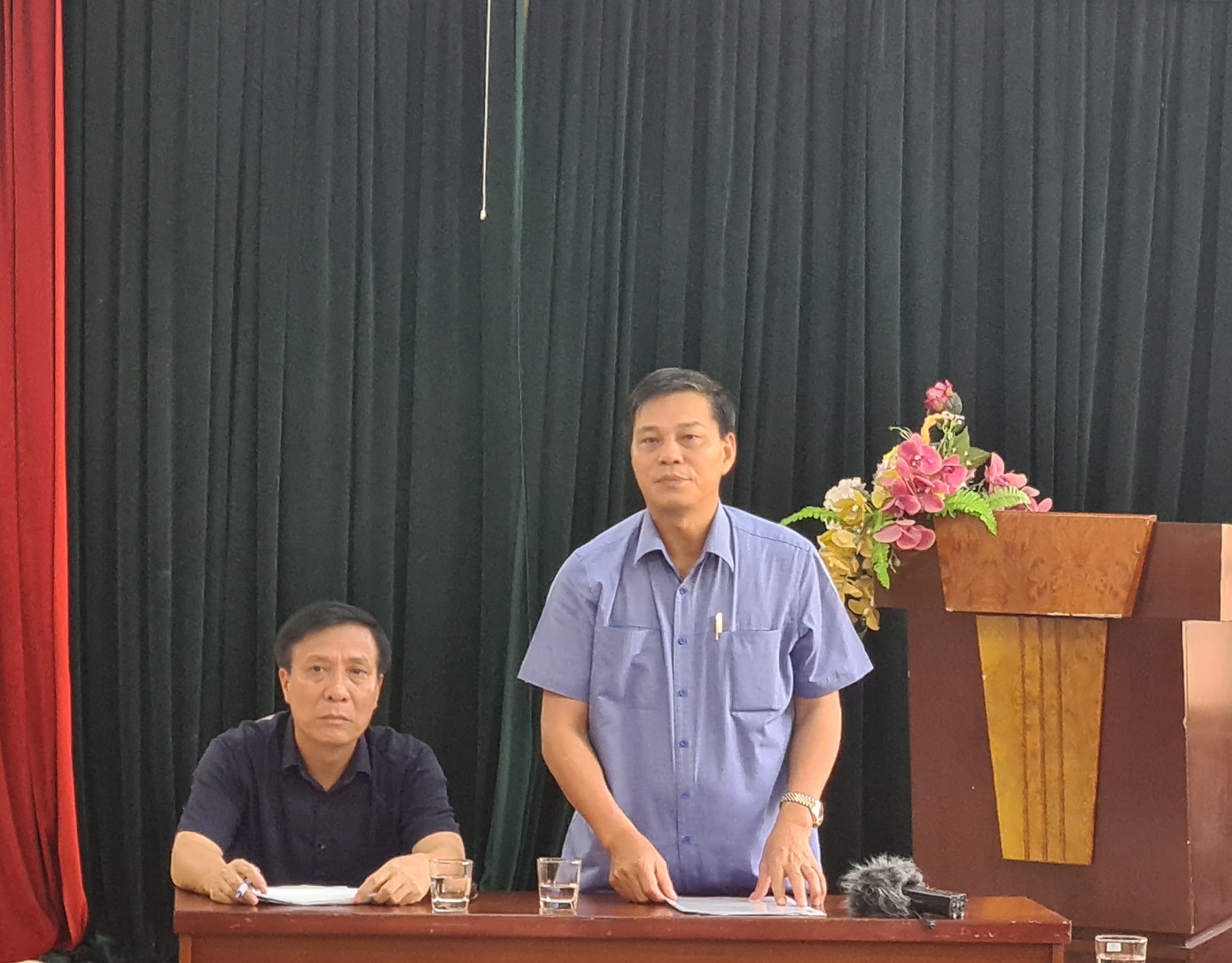 Học sinh bị đưa ra cổng đứng nắng, Chủ tịch TP Hải Phòng xuống tận trường xử lý ảnh 8