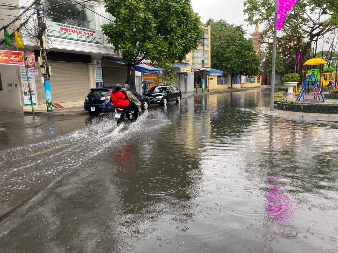 Hải Phòng mênh mông nước sau trận mưa lớn ngày đầu năm ảnh 2