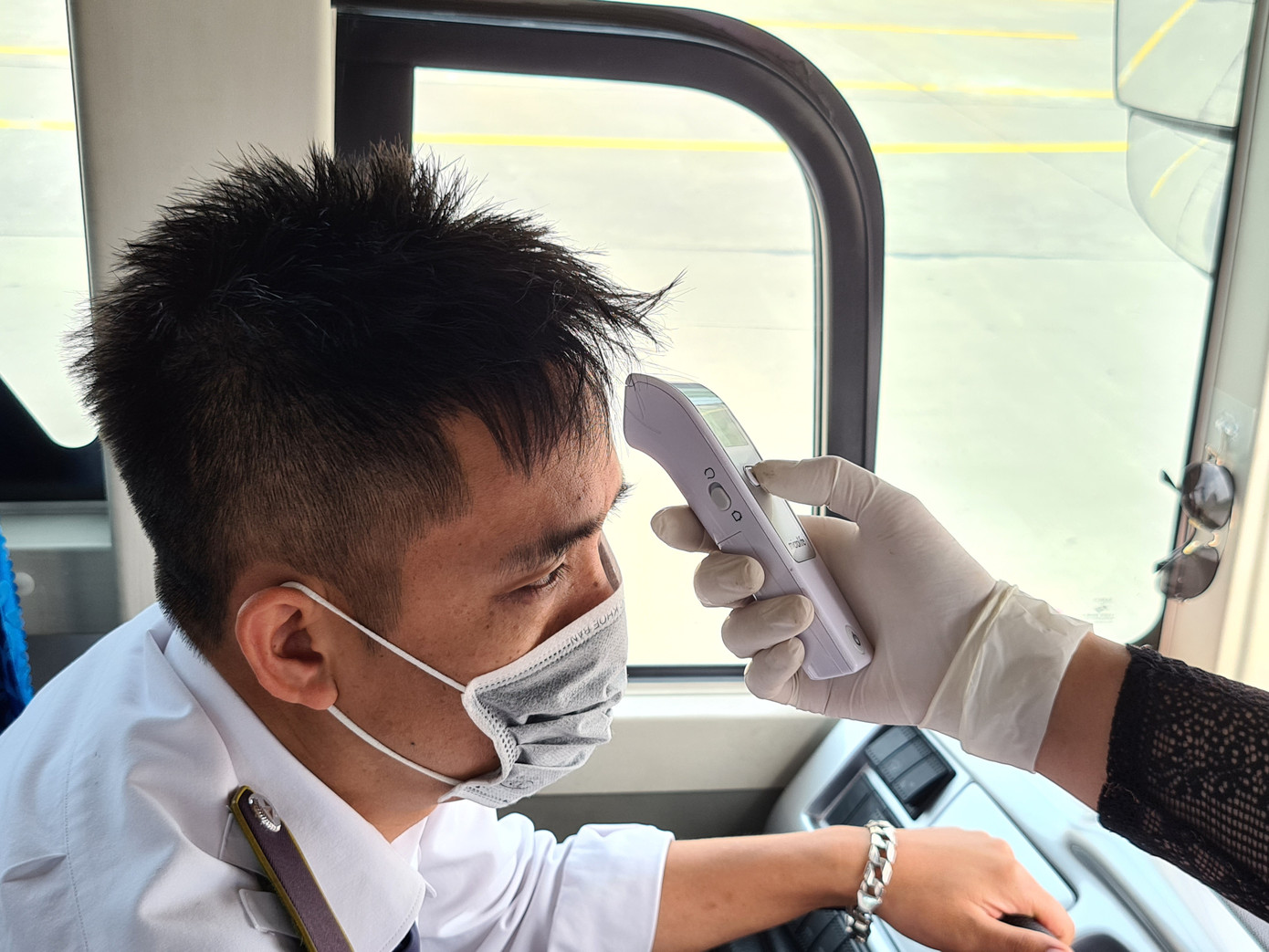 Ấm áp tình người giữa dịch COVID-19: Ngàn suất cơm miễn phí tặng người nghèo ảnh 6