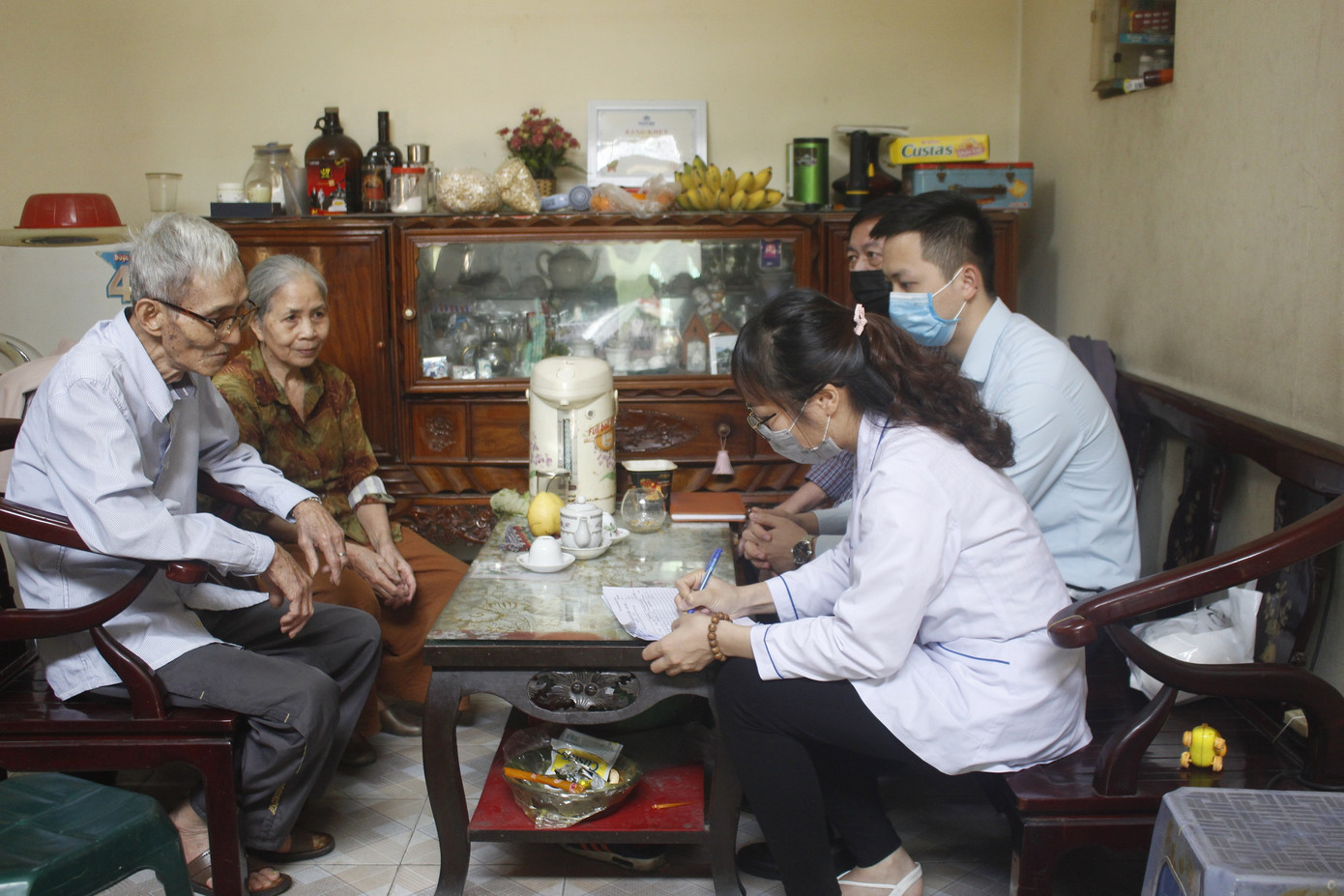 Hơn 300 nghìn người dân Hạ Long được kiểm tra y tế ảnh 2