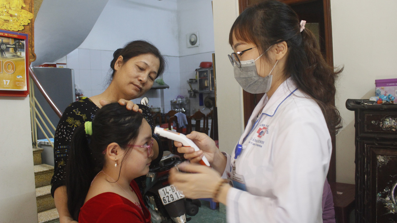 Hơn 300 nghìn người dân Hạ Long được kiểm tra y tế ảnh 3