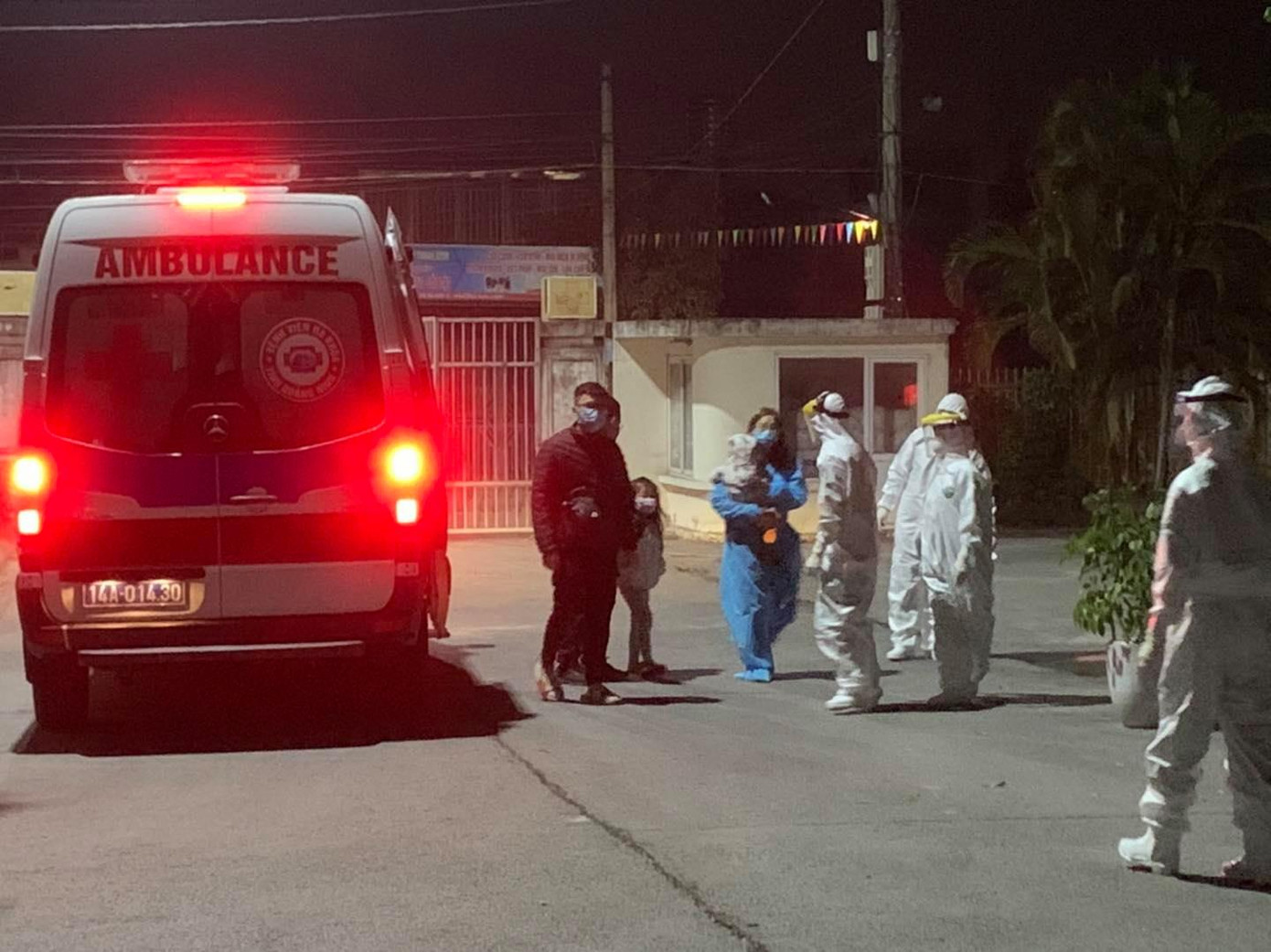 Một gia đình 3 người ở Hạ Long mắc COVID-19 ảnh 2