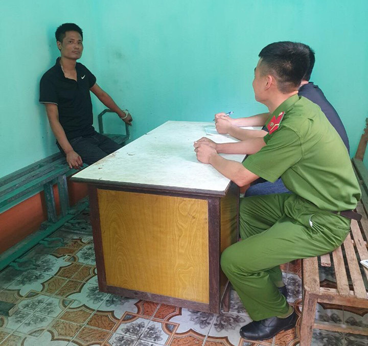 Nam thanh niên vác dao đe dọa tài xế trên cao tốc Hạ Long- Hải Phòng ảnh 1