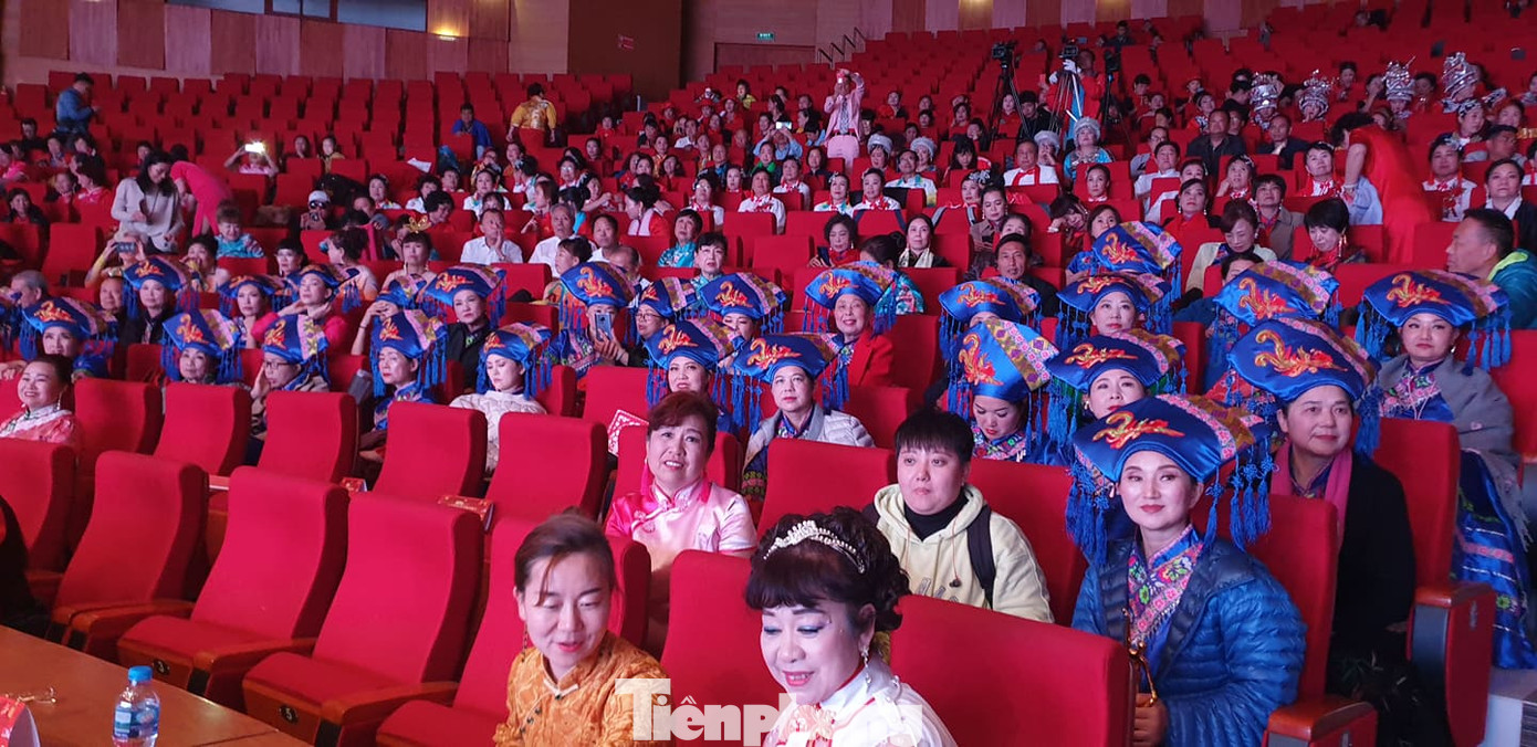 Dừng toàn bộ hoạt động văn hoá cho 600 khách Trung Quốc ở cung cá heo Quảng Ninh ảnh 1