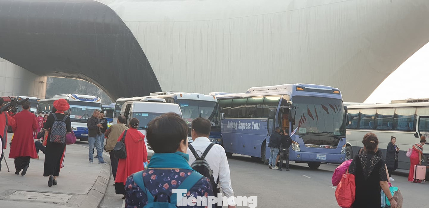 Dừng toàn bộ hoạt động văn hoá cho 600 khách Trung Quốc ở cung cá heo Quảng Ninh ảnh 3