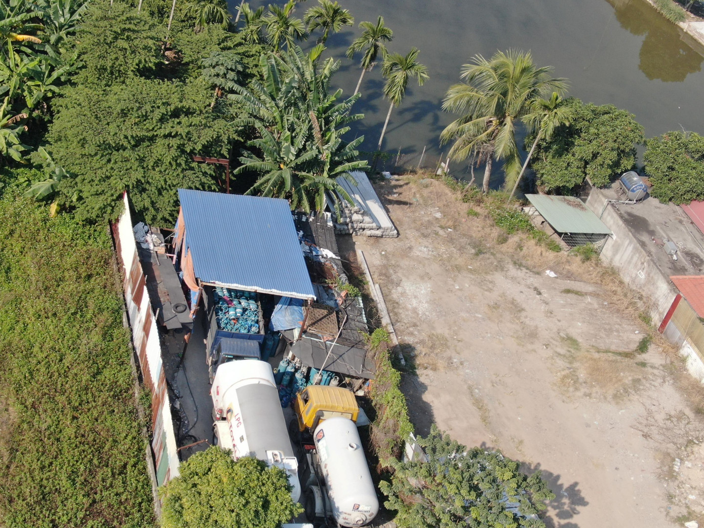 Theo chân Cảnh sát Kinh tế Hải Phòng bắt gas lậu ảnh 1