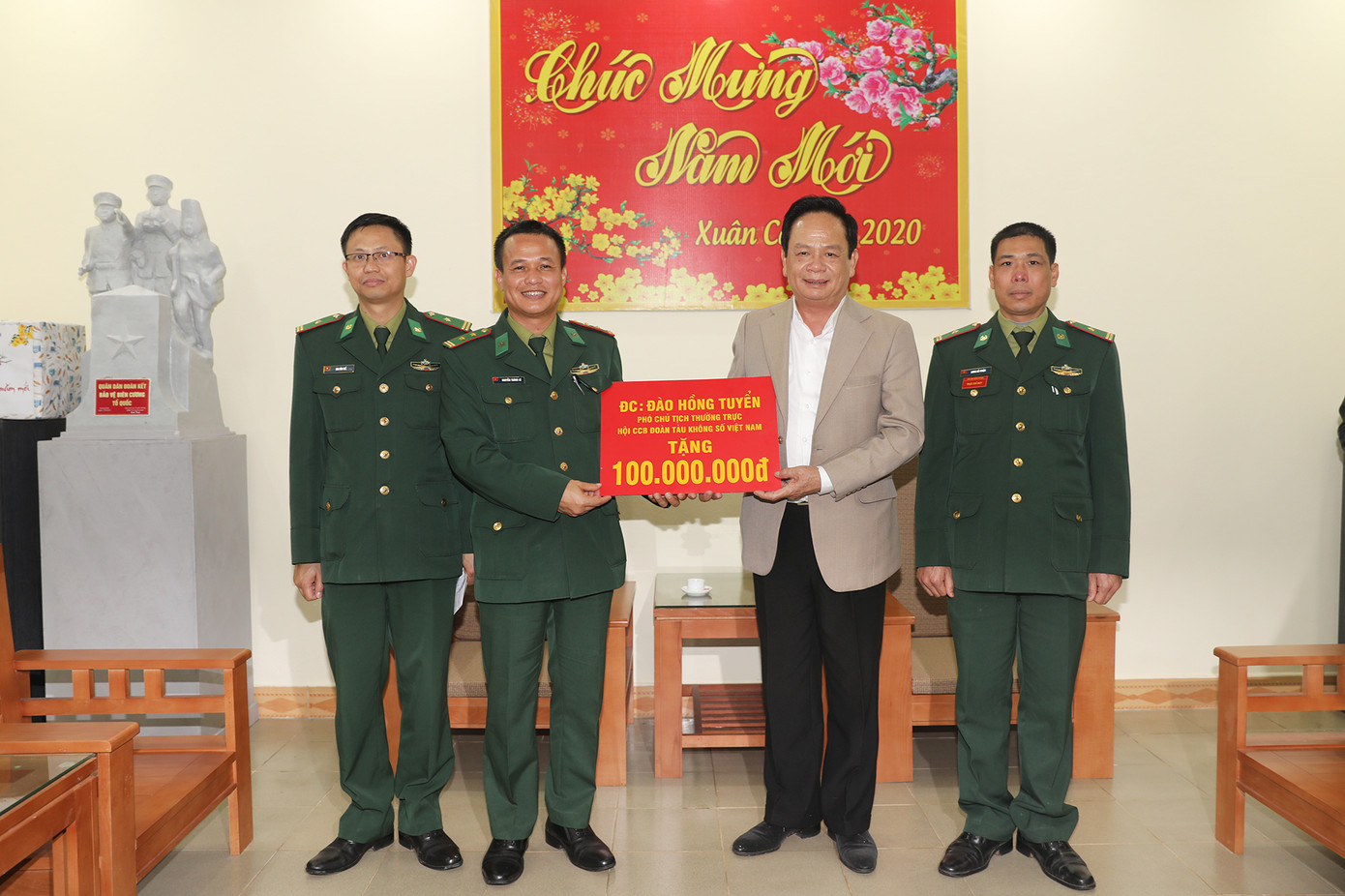 'Chúa đảo' Tuần Châu chi tiền tỷ lo tết cho người nghèo ảnh 2