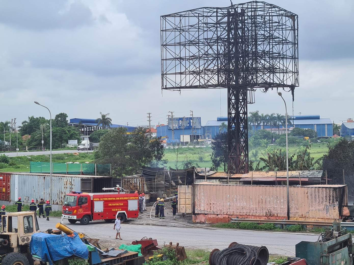 Hải Phòng: Xe chứa xăng cháy đùng đùng uy hiếp kho chế biến dầu thải ảnh 6