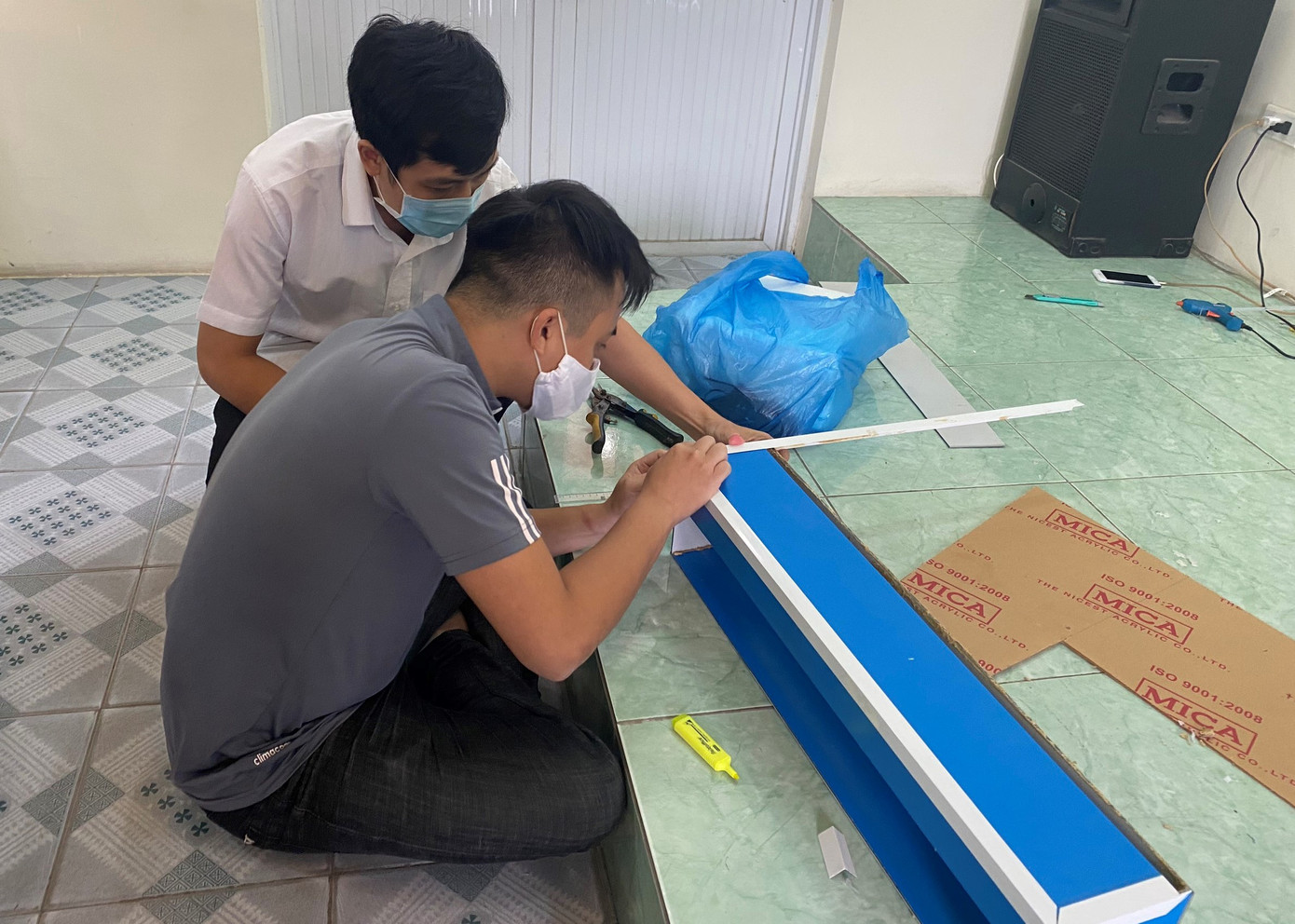 Đoàn thanh niên sáng chế ‘chiếc hộp thần kỳ’ chống COVID-19 ảnh 1