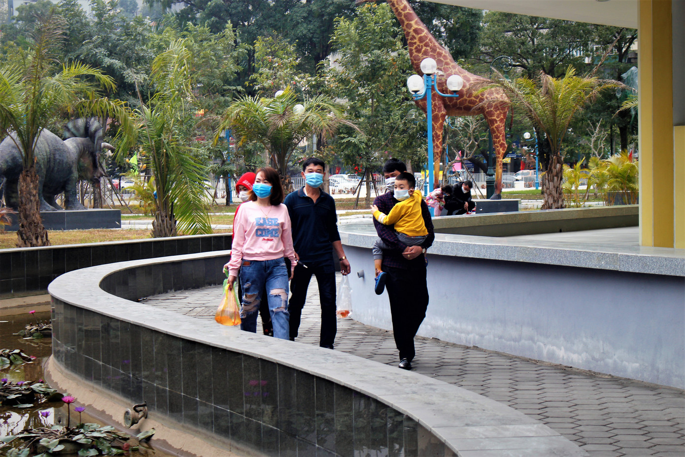 Hạ Long: Cá chép tăng giá, dân dùng cá giấy tiễn ông Táo về trời ảnh 5