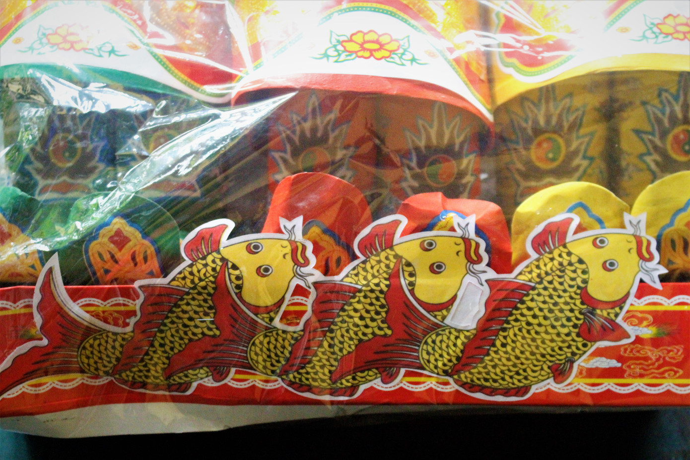 Hạ Long: Cá chép tăng giá, dân dùng cá giấy tiễn ông Táo về trời ảnh 3