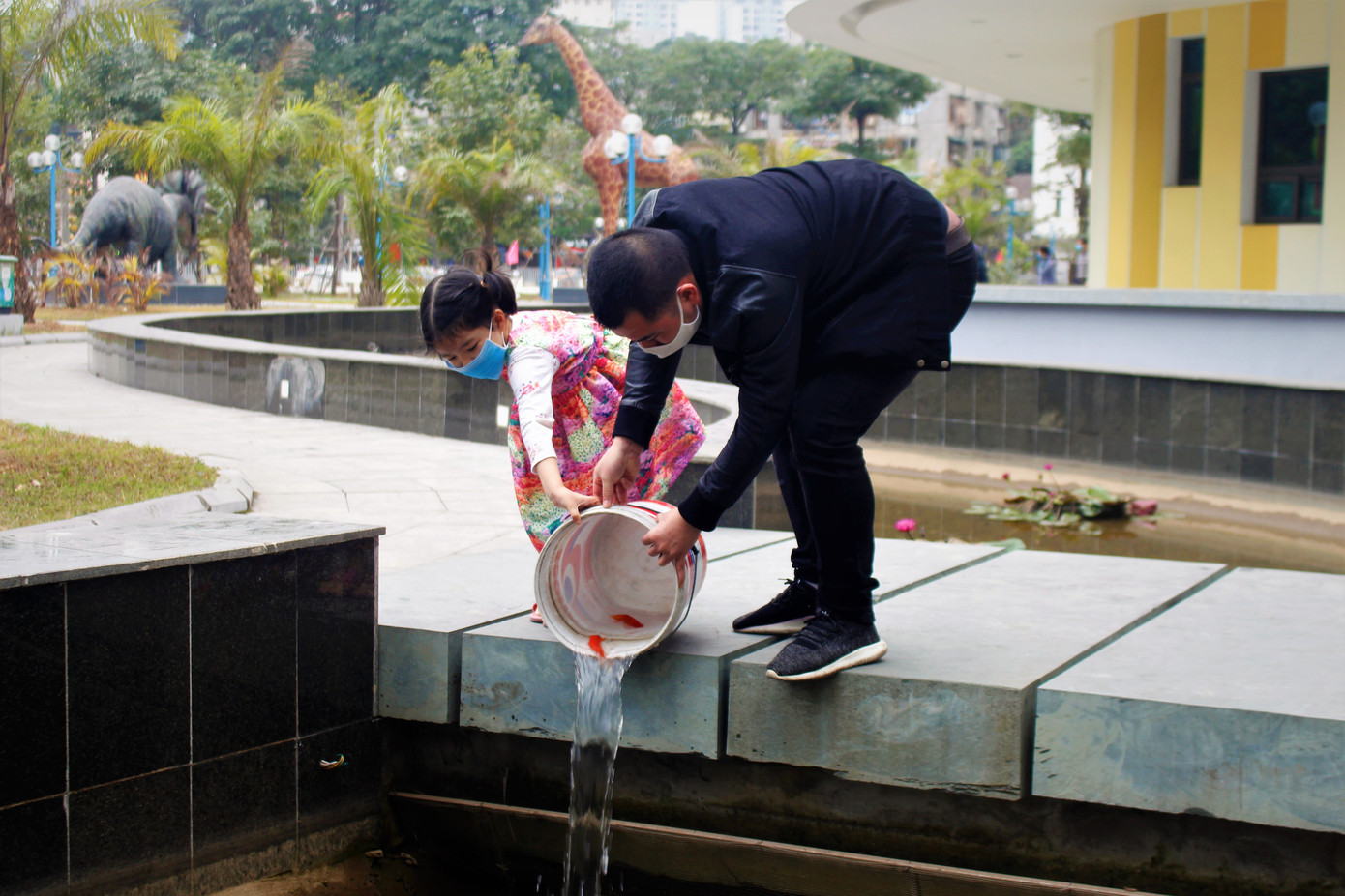 Hạ Long: Cá chép tăng giá, dân dùng cá giấy tiễn ông Táo về trời ảnh 7