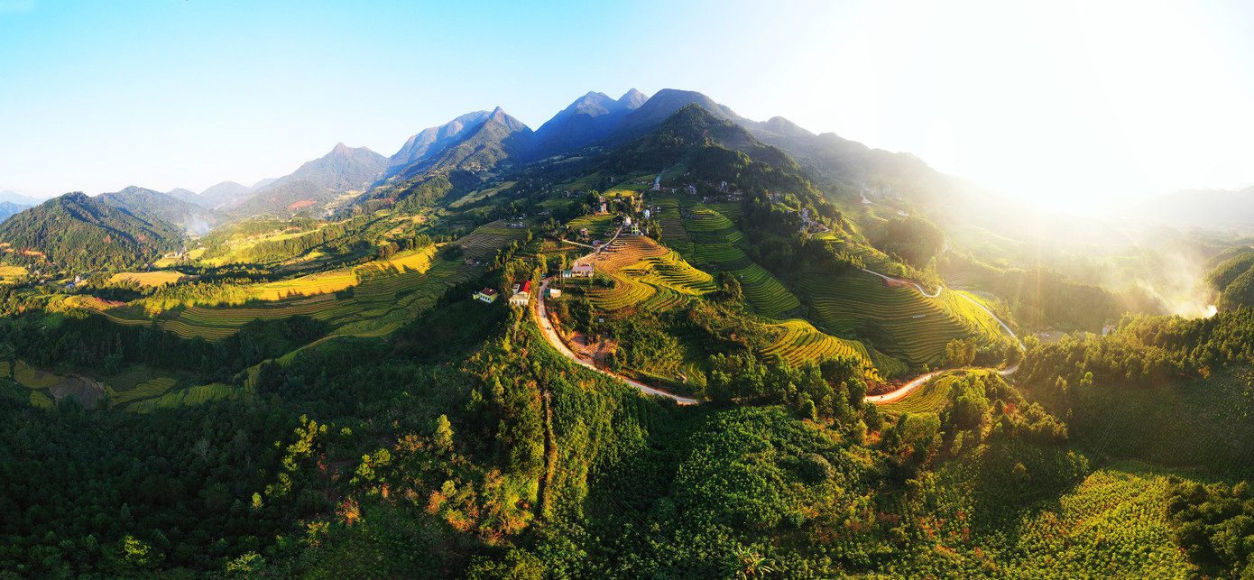 Bay trên mùa vàng Bình Liêu ảnh 1