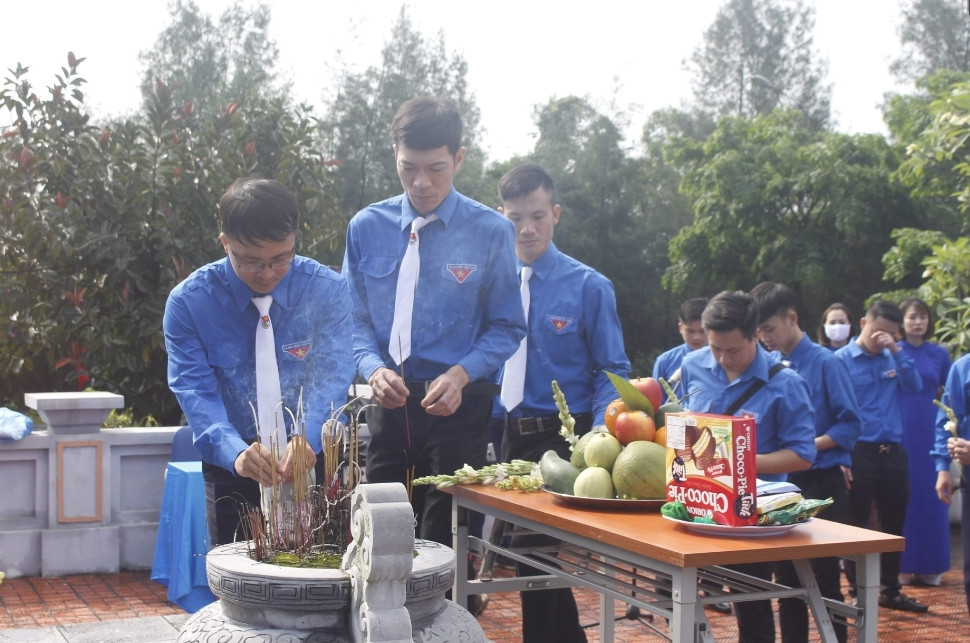 Đoàn Than Quảng Ninh tuyên dương thanh niên tiên tiến làm theo lời Bác ảnh 2