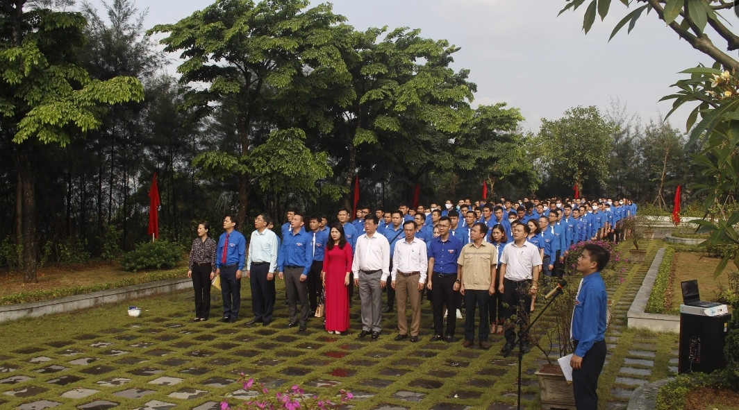 Đoàn Than Quảng Ninh tuyên dương thanh niên tiên tiến làm theo lời Bác ảnh 4