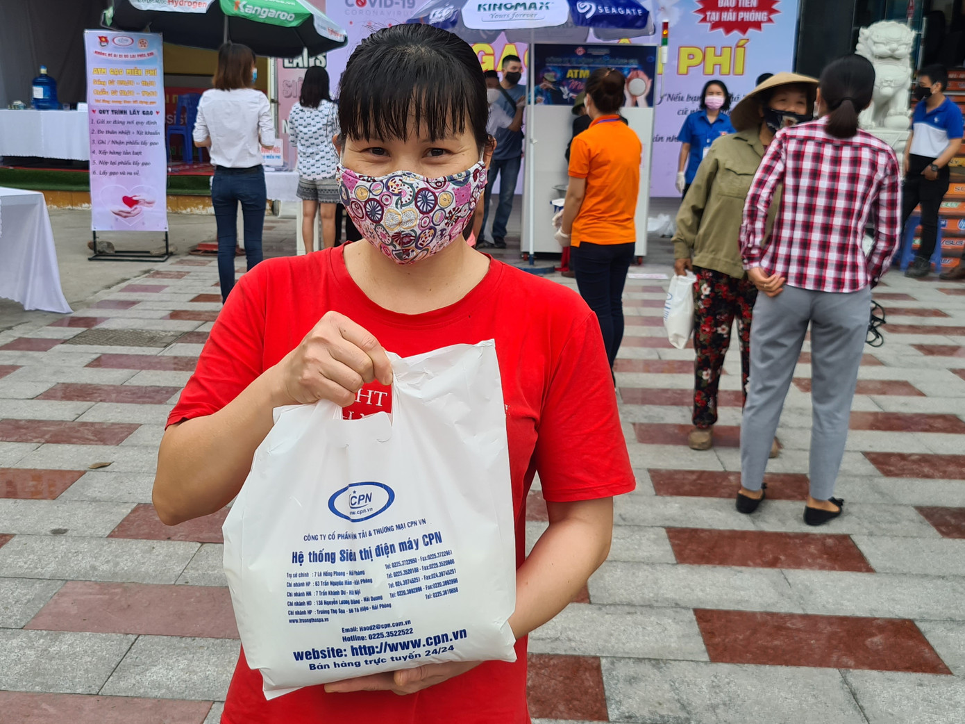 Tuôn chảy những hạt gạo nghĩa tình từ cây 'ATM gạo' Hải Phòng ảnh 6