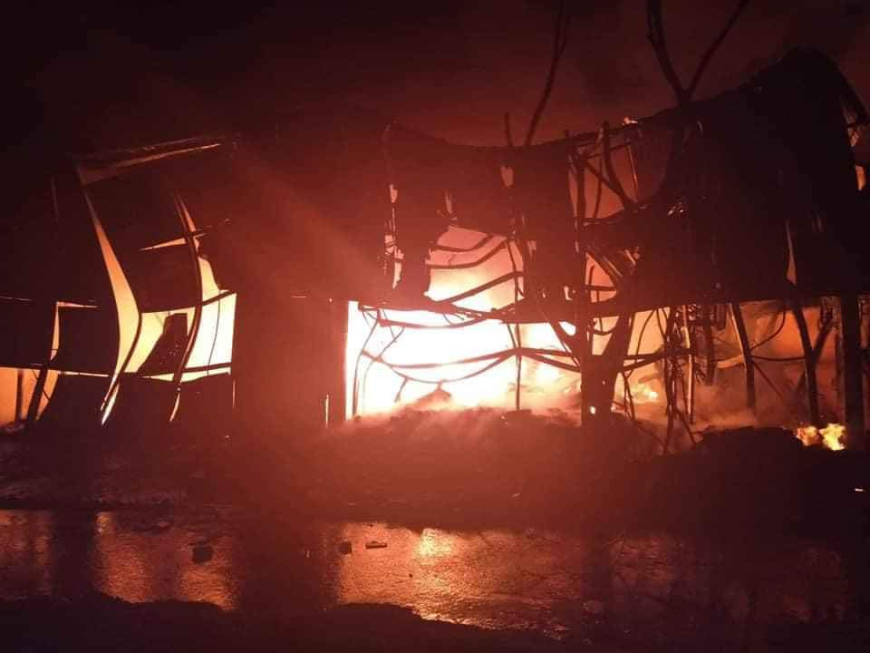 Kho chứa 1.000m2 ở Cẩm Phả bốc cháy dữ dội vào rạng sáng ảnh 1