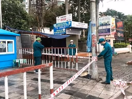 Quảng Ninh phong toả 18 tàu du lịch, nhiều địa điểm liên quan bệnh nhân thứ 17 ảnh 1